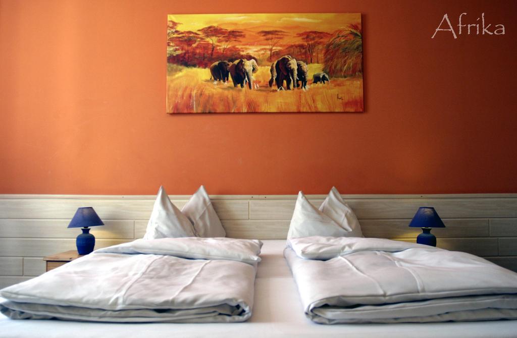 דכאו Bavaria Safari Hotel חדר תמונה