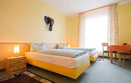 דכאו Bavaria Safari Hotel חדר תמונה